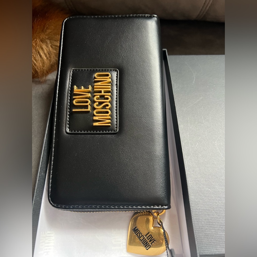 LOVE MOSCHINO WALLET WITH HEART ZIPPER